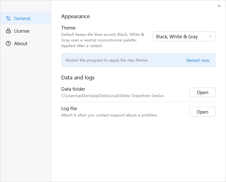 Video Snapshots Genius Settings window with General, License and About pages, a theme choice and buttons to open the data folder and the log file